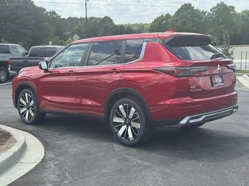 New 2025 Mitsubishi Outlander SE image 7