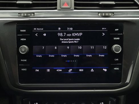 Used 2021 Volkswagen Tiguan SE image 25