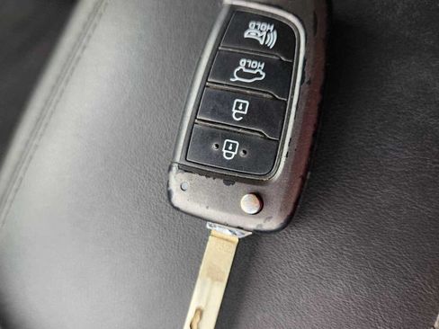 Used 2019 Hyundai Santa Fe SE FWD image 27