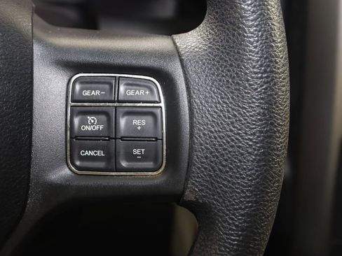 Used 2018 RAM 1500 Classic SLT image 29