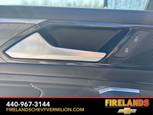 Used 2023 Volkswagen Tiguan SE R-Line image 14