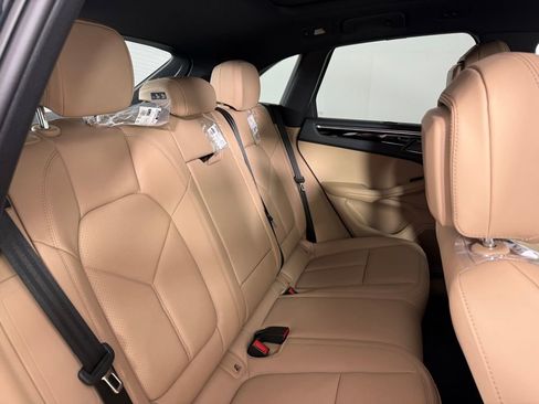 New 2026 Porsche Macan AWD/4WD image 18