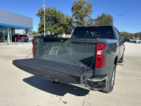 Used 2025 Chevrolet Silverado 1500 LT image 14