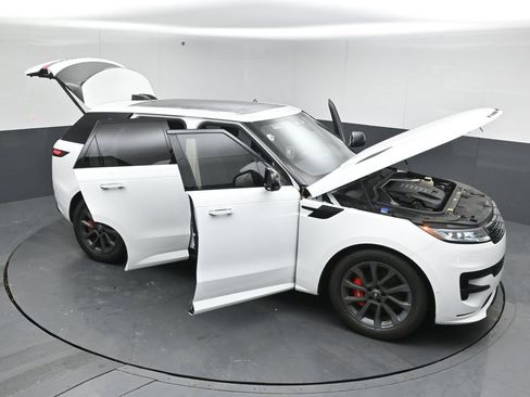 Used 2024 Land Rover Range Rover Sport Dynamic SE image 47