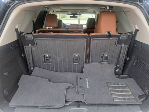 Used 2024 Nissan Pathfinder Platinum w/ Cargo Package image 29