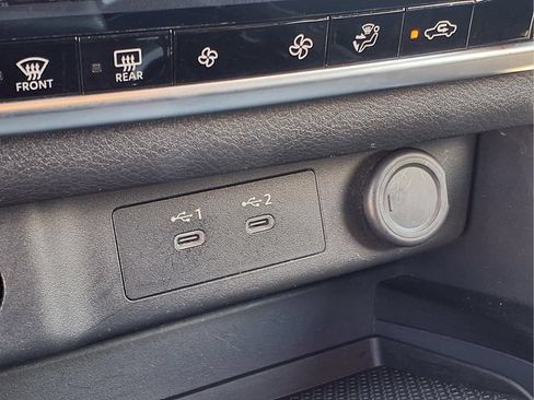 Used 2025 Nissan Rogue SV FWD image 13