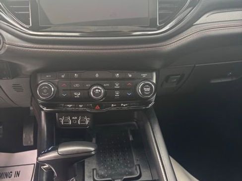 Used 2025 Dodge Durango R/T image 9