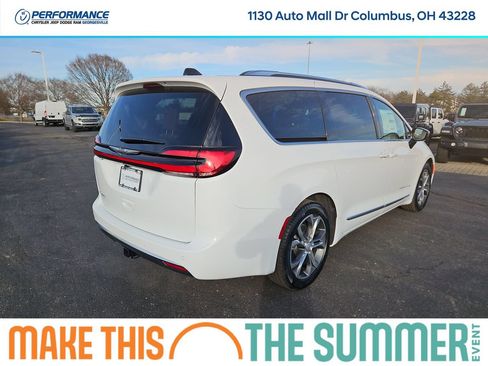 New 2026 Chrysler Pacifica Pinnacle w/ Trailer Tow Group FWD image 7
