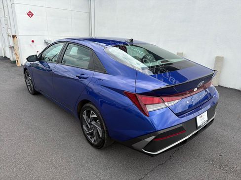 Used 2025 Hyundai Elantra Sport FWD image 7