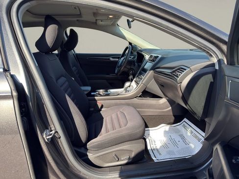 Used 2016 Ford Fusion SE image 18