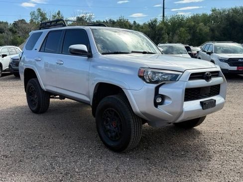 Used 2020 Toyota 4Runner SR5 AWD/4WD image 8