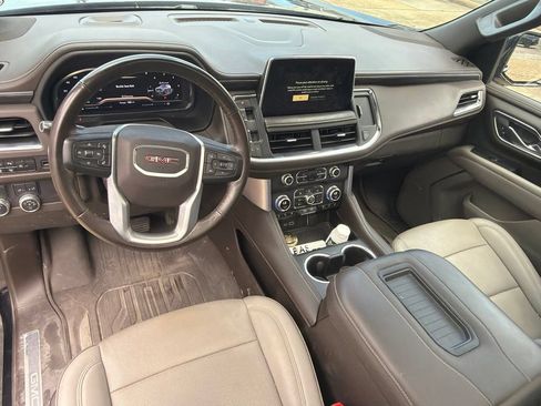 Used 2023 GMC Yukon SLT w/ SLT Luxury Package RWD image 4
