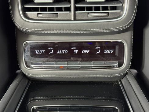 Used 2023 Mercedes-Benz Maybach GLS 600 4MATIC image 36