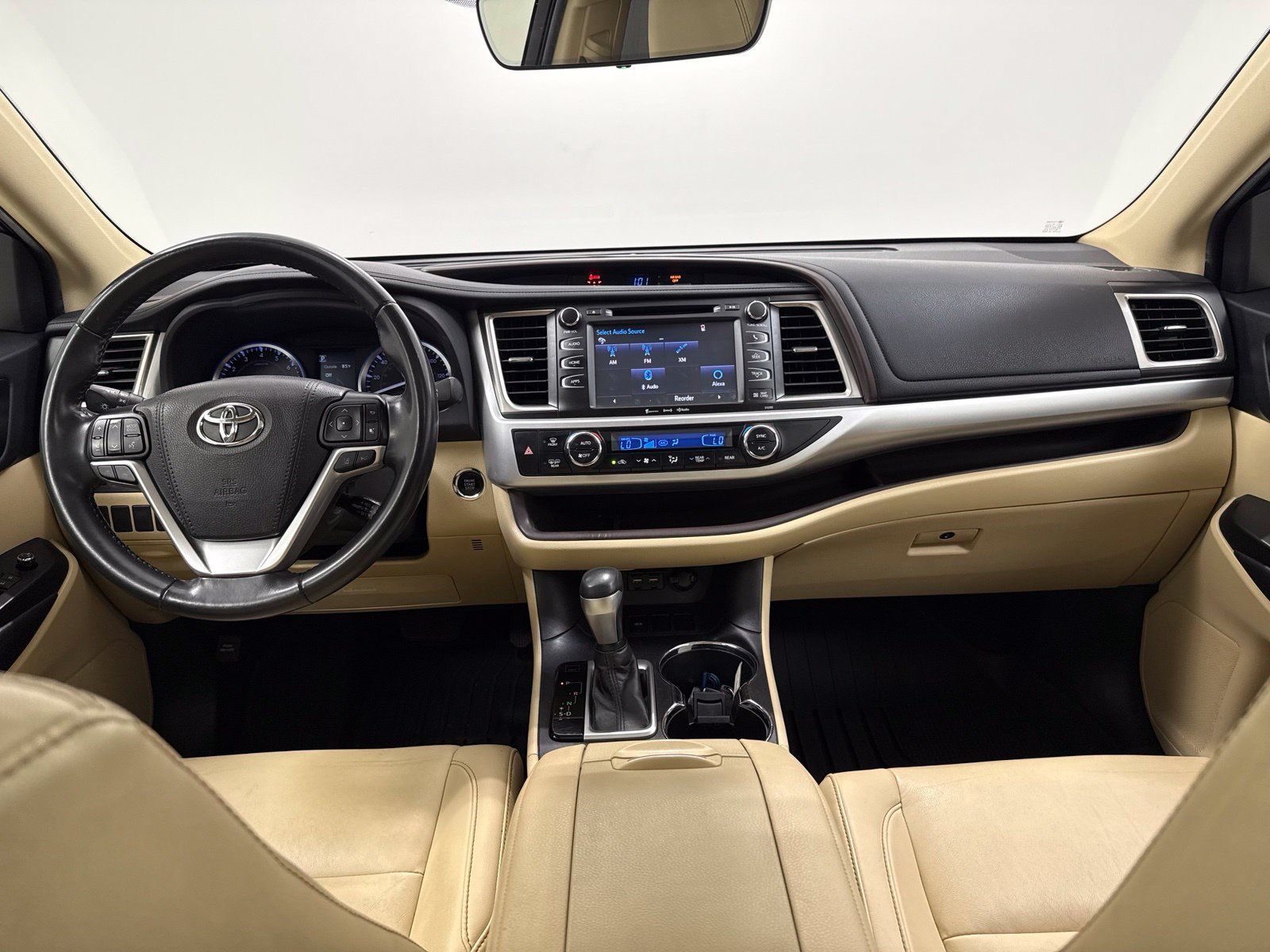 Used 2019 Toyota Highlander XLE FWD image 23