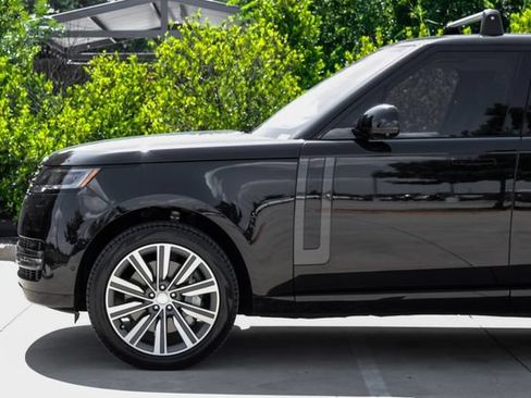 Used 2024 Land Rover Range Rover SE AWD/4WD image 17