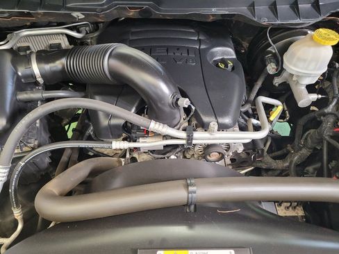 Used 2019 RAM 1500 Classic SLT RWD image 30