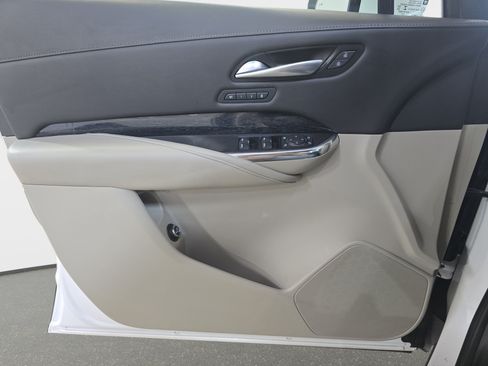 Used 2023 Cadillac XT4 Premium Luxury w/ Enhanced Visibility Package FWD image 24