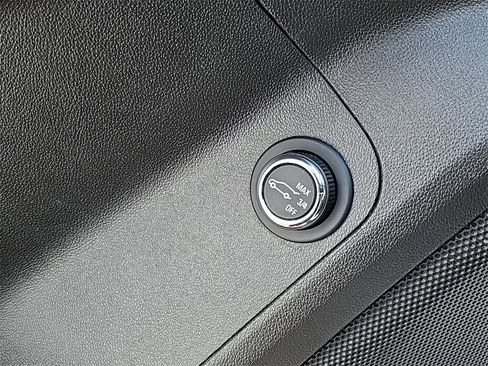 Used 2017 GMC Acadia SLE w/ Driver Alert Package I image 30