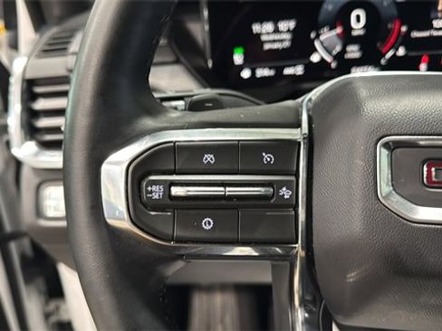 Used 2025 GMC Acadia Elevation image 11