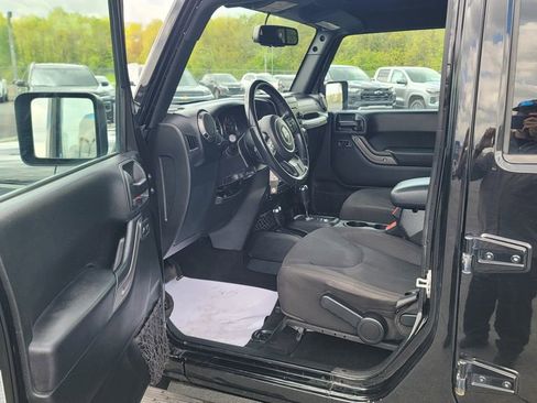 Used 2017 Jeep Wrangler Unlimited Sport w/ Quick Order Package 24S AWD/4WD image 18