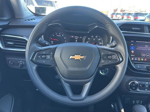 Used 2022 Chevrolet TrailBlazer LT w/ Convenience Package image 24