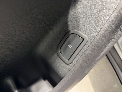 New 2026 Chevrolet Traverse Z71 w/ LPO, Floor Liner Package image 10