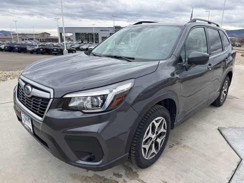Used 2020 Subaru Forester Premium image 5