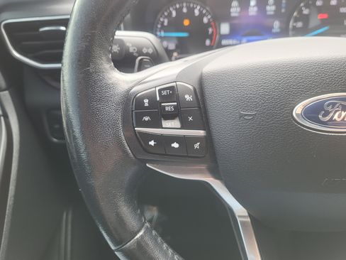 Used 2020 Ford Explorer Limited image 24