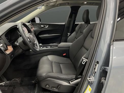 Used 2024 Volvo XC60 B5 Plus w/ Climate Package image 4