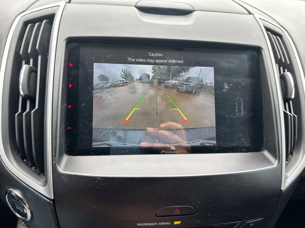 Used 2018 Ford Edge SEL FWD image 16