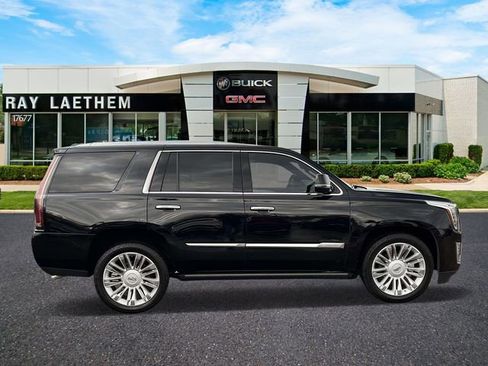 Used 2016 Cadillac Escalade Platinum image 6
