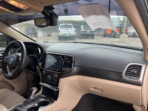 Used 2022 Jeep Grand Cherokee Laredo E image 19