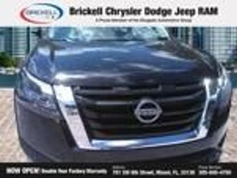 Used 2025 Nissan Pathfinder SV FWD image 13