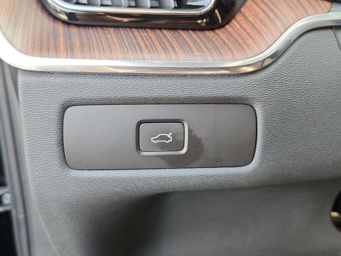 Certified 2023 Volvo XC60 B6 Ultimate w/ Climate Package AWD/4WD image 22