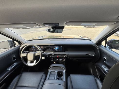 Used 2026 Hyundai Palisade SEL FWD image 32