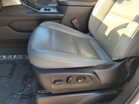 Used 2021 Chevrolet Tahoe Z71 w/ Z71 Off-Road Package image 25