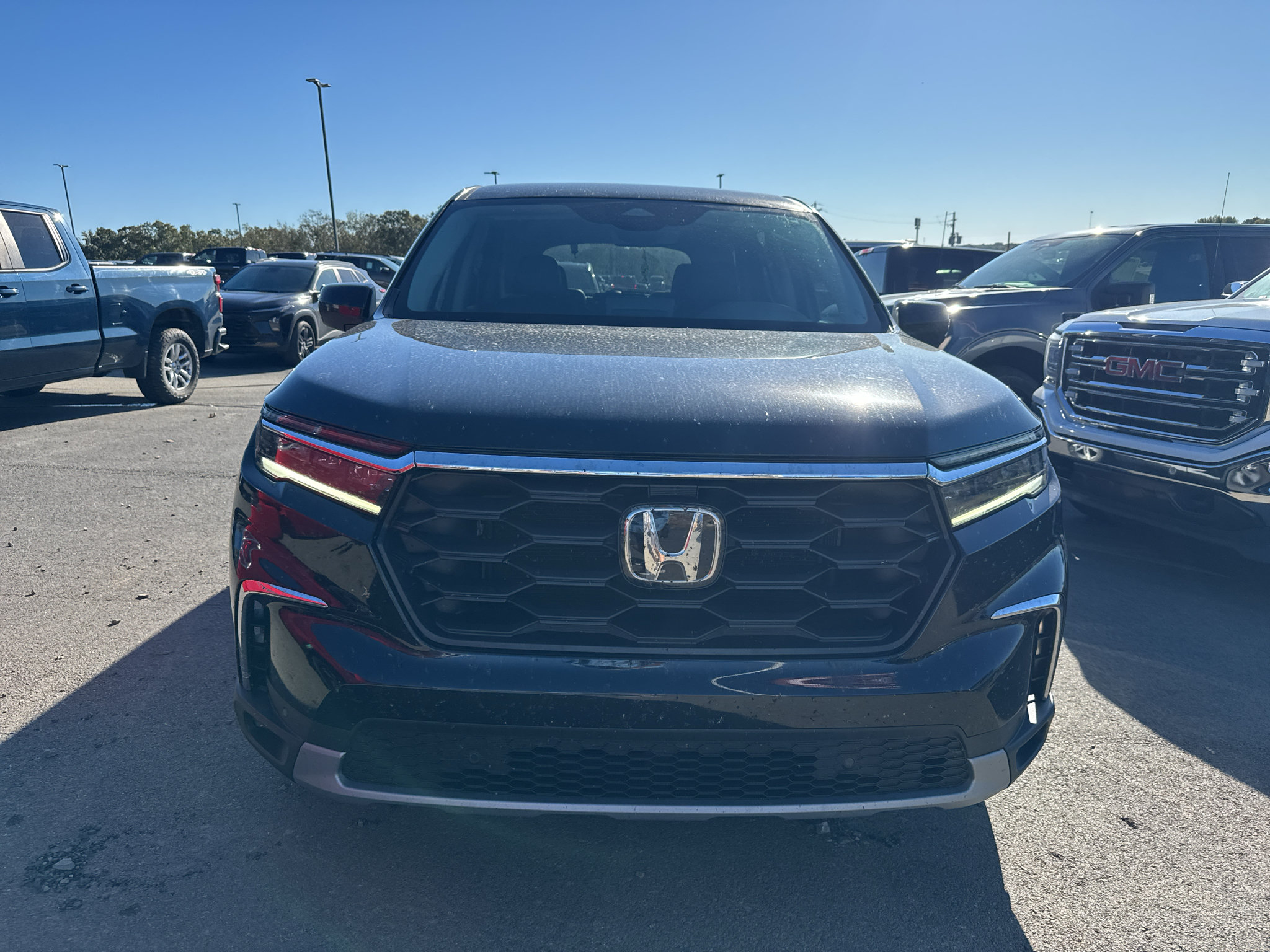 Used 2025 Honda Pilot EX-L image 2