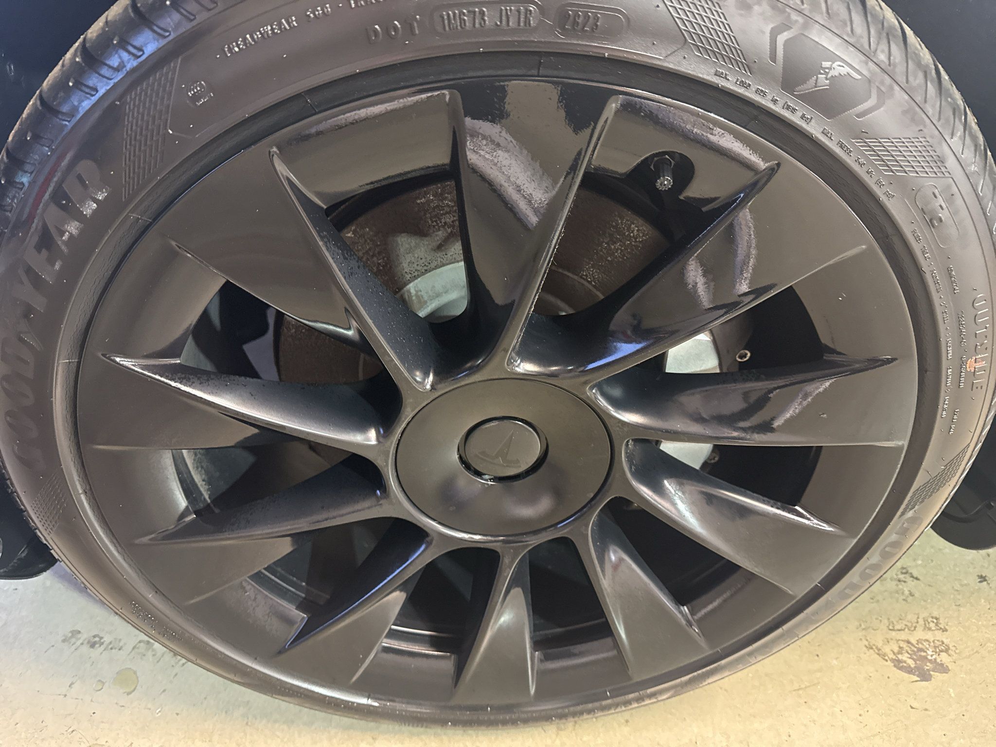 Used 2022 Tesla Model Y Long Range AWD/4WD image 34