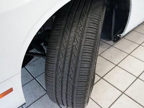 Used 2019 Dodge Challenger SXT image 43