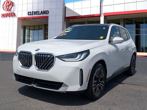 Used 2025 BMW X3 xDrive30i w/ Premium Package AWD/4WD image 5
