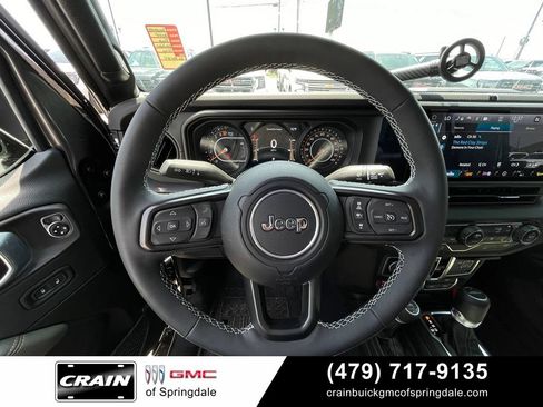 Used 2025 Jeep Gladiator Mojave w/ Convenience Group AWD/4WD image 14