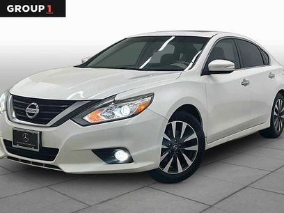 Used 2016 Nissan Altima 2.5 SL w/ 2.5 Technology Package