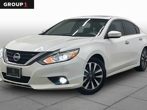 Used 2016 Nissan Altima 2.5 SL w/ 2.5 Technology Package FWD image 1