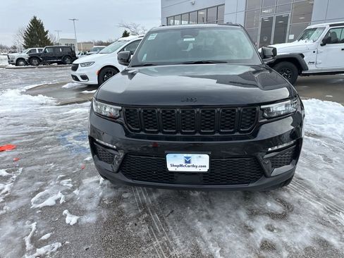 New 2025 Jeep Grand Cherokee Limited w/ Black Appearance Package AWD/4WD image 10