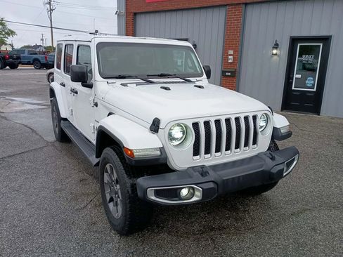 Used 2020 Jeep Wrangler Unlimited Sahara AWD/4WD image 2