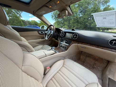 Used 2013 Mercedes-Benz SL 63 AMG image 24