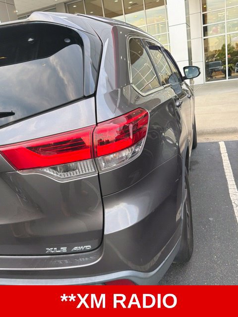 Used 2017 Toyota Highlander XLE AWD/4WD image 6