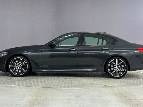 Used 2018 BMW 540i image 2