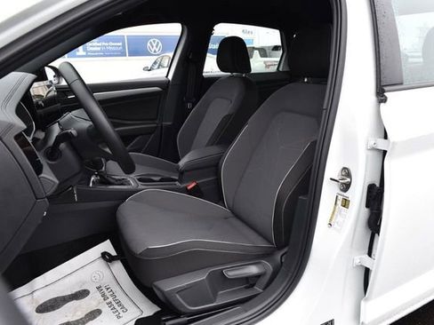 Certified 2025 Volkswagen Jetta Sport image 19