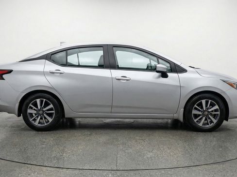 Used 2025 Nissan Versa SV image 11